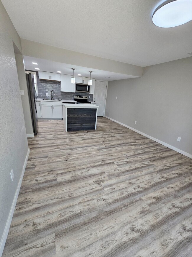 Building Photo - 6937 Gayle Lyn Ln