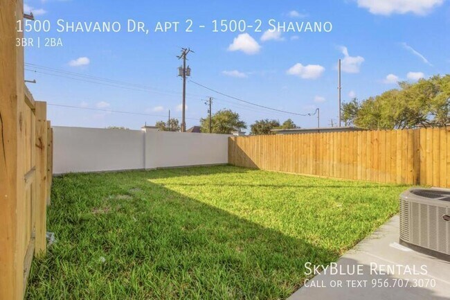 Building Photo - 1500 Shavano Dr