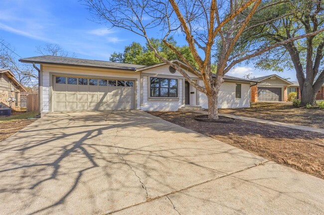 Foto del edificio - 5609 Mapleleaf Dr