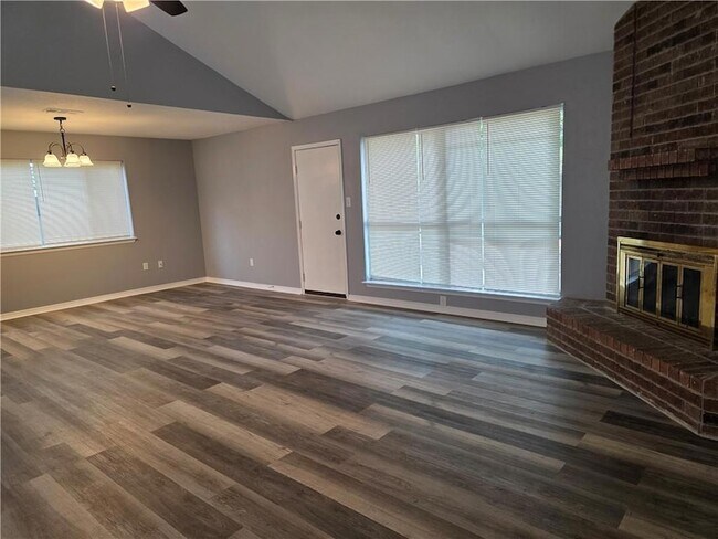 Foto del edificio - 111 Heather Dr