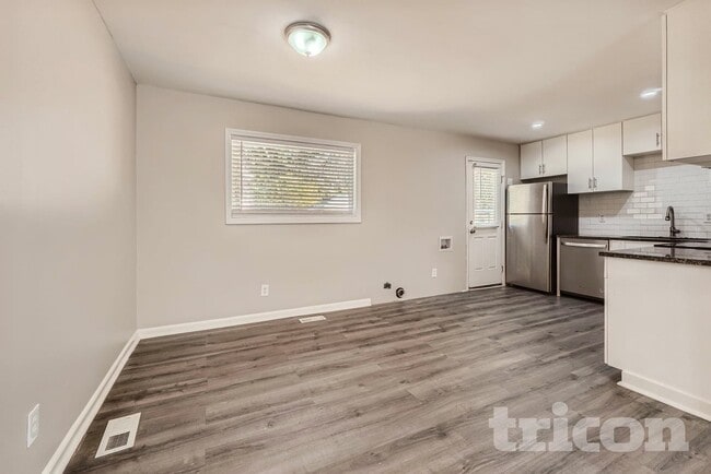 Building Photo - 9209 Edgevale Dr