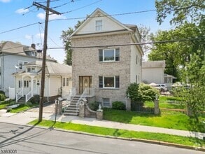 Building Photo - 504 E Blancke St