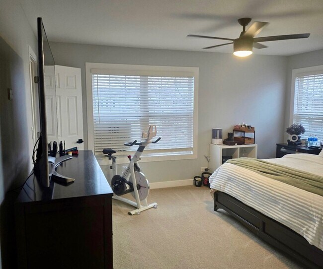 Foto del edificio - 571 Springbrook Trail N