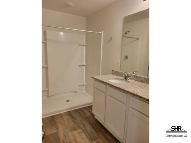 Building Photo - 7340 Lakeside Oak Ct