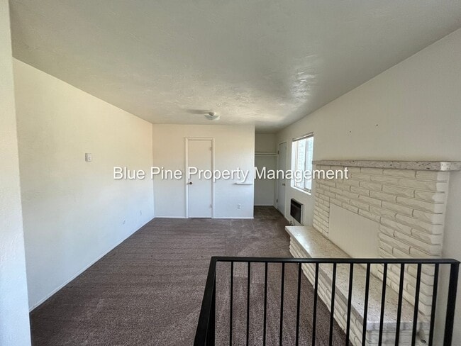 Foto del edificio - 1680 Calkins Ave