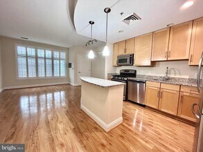 Building Photo - 525 N Fayette St