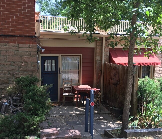 Unit / Patio - 1018 Pine St
