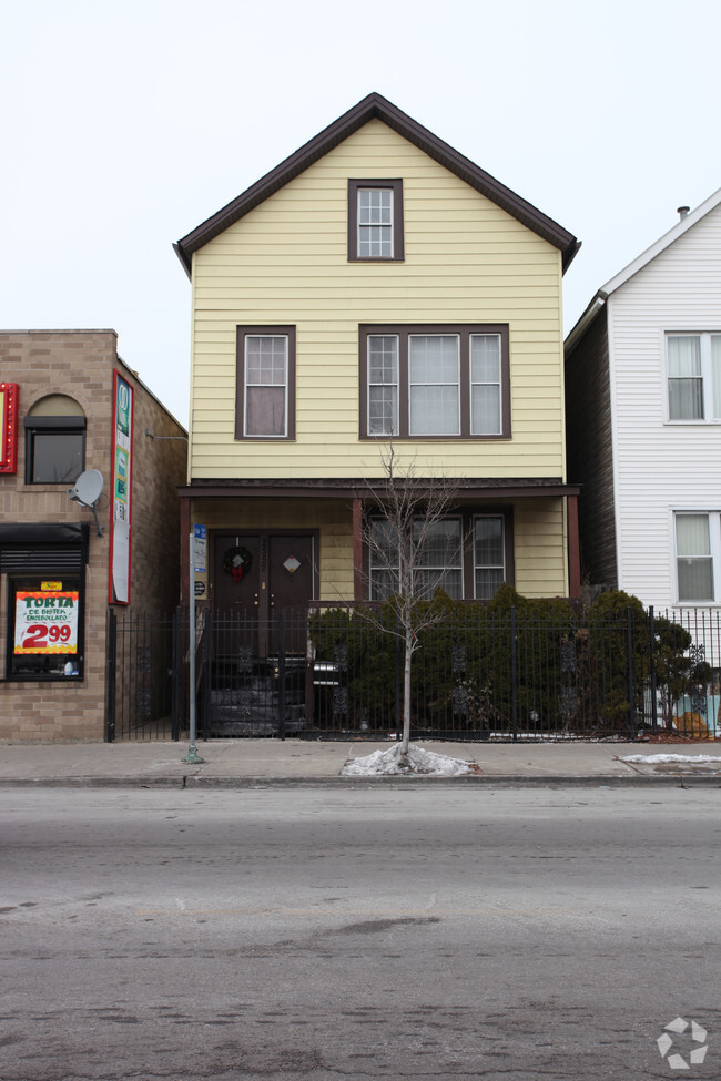 Building Photo - 2552 W Armitage Ave