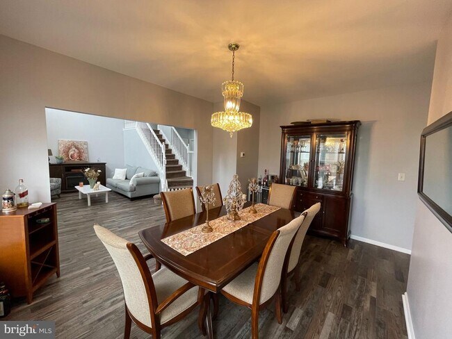 Foto del edificio - 728 Slate Hill Dr