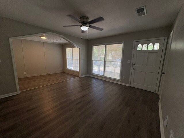 Foto del edificio - 8116 Trafalgar Way