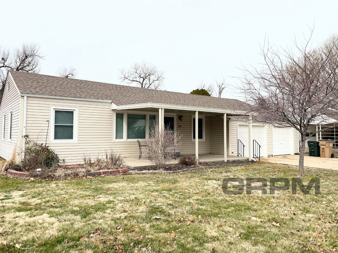 Primary Photo - Updated 3 Bed 1 Bath Home