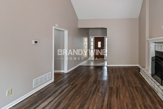 Foto del edificio - 5292 Shady Ridge Dr