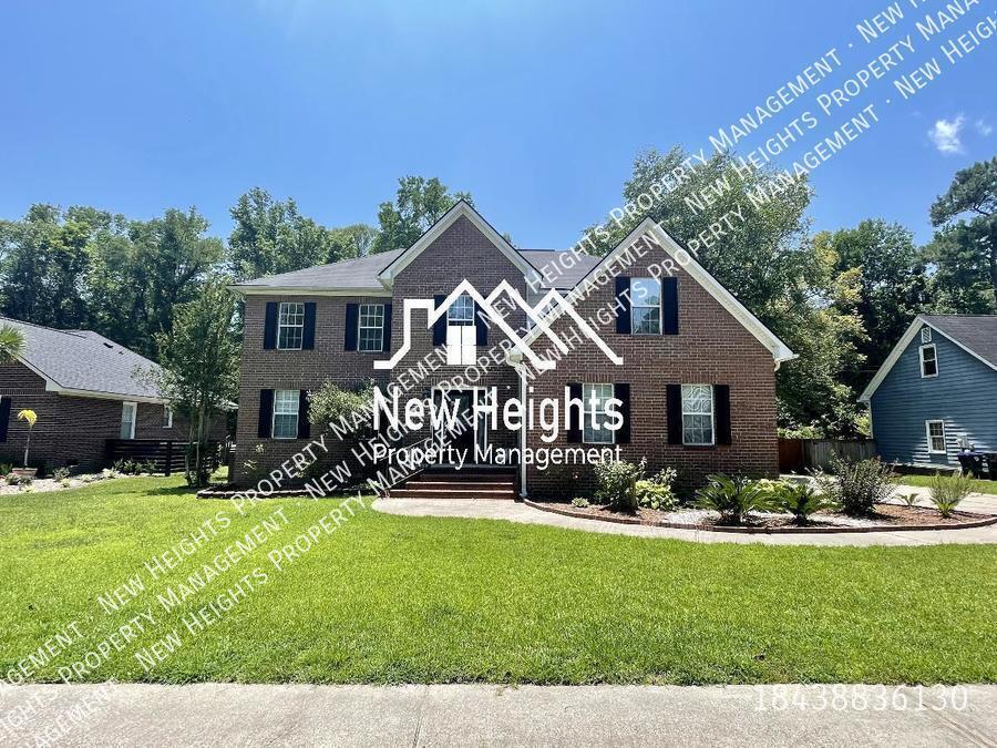 Primary Photo - Luxurios 4 Bd Home in Newington Plantation !!