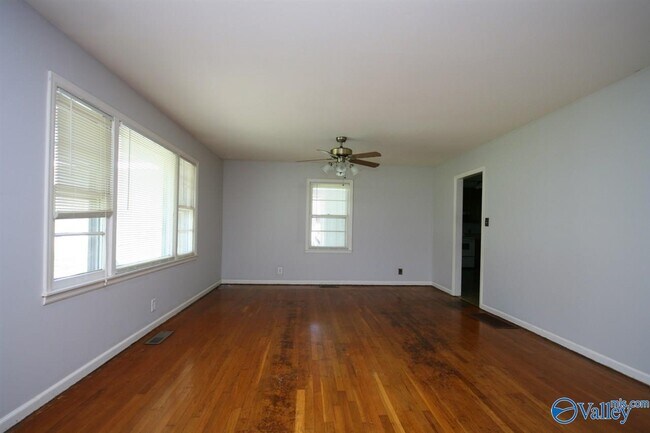 Building Photo - 2803 Mallory Ave NW