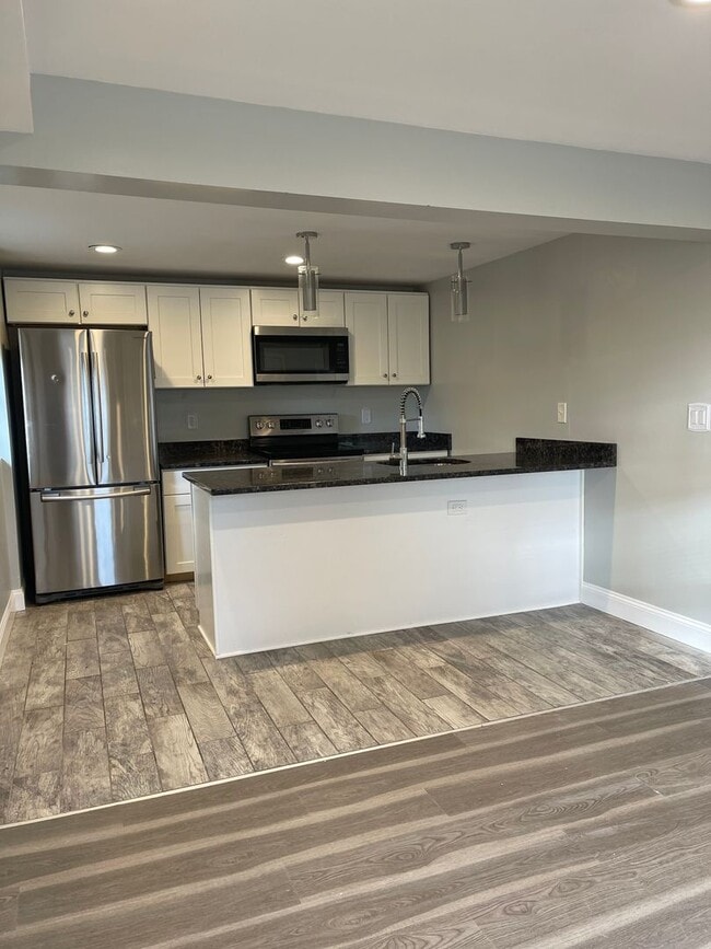 Building Photo - 1559 Smith St