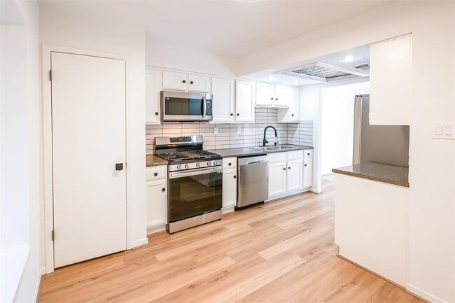 Foto del edificio - 46 Willowwood Cir