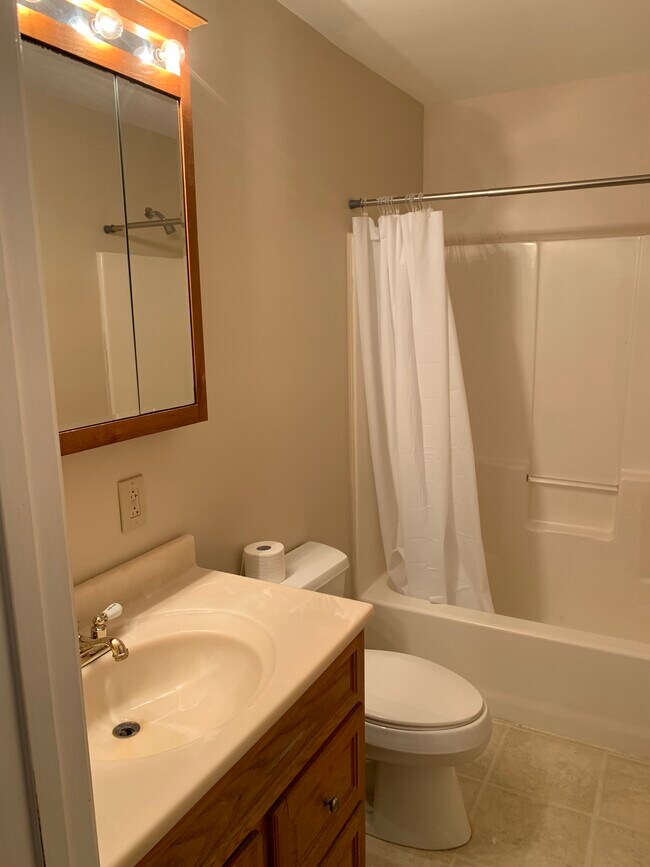 Bathroom - 903 Old Wilmington Rd