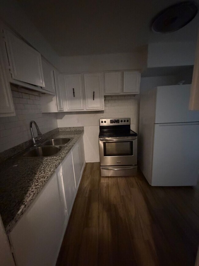 Foto del edificio - 5130 Ridgevan St