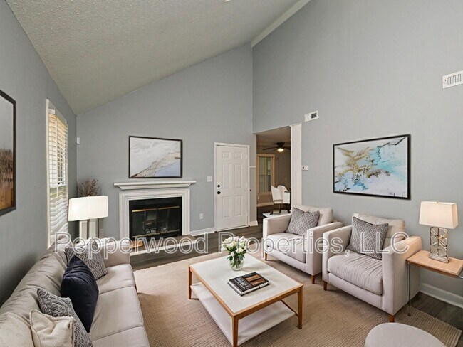 Foto del edificio - 121 Inwood Ct