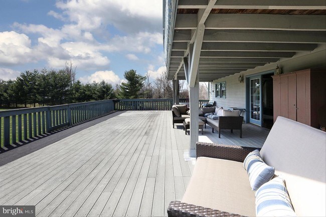Foto del edificio - 258 Wertsville Rd