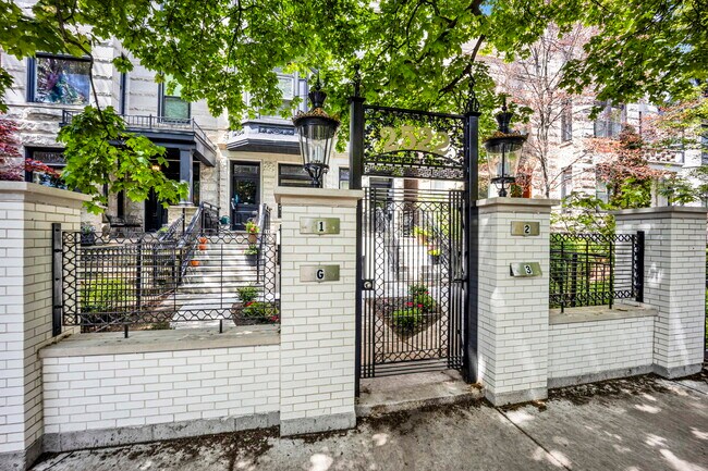 Foto del edificio - 2522 N Burling St