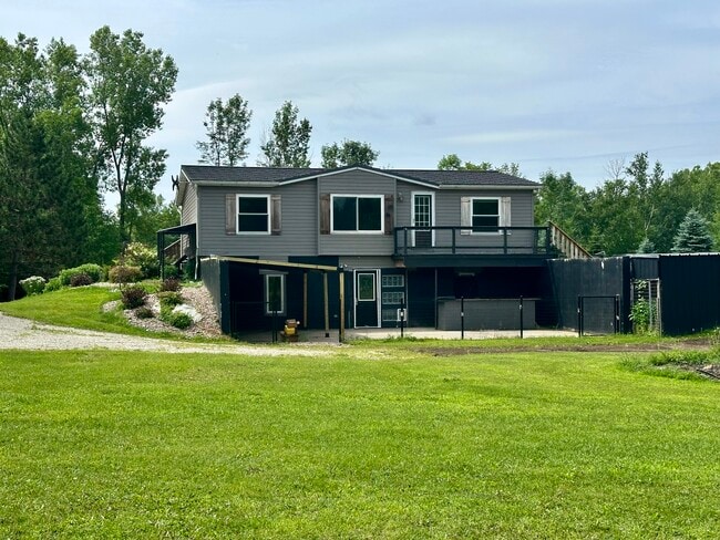 Foto del edificio - 7166 Sundew Rd