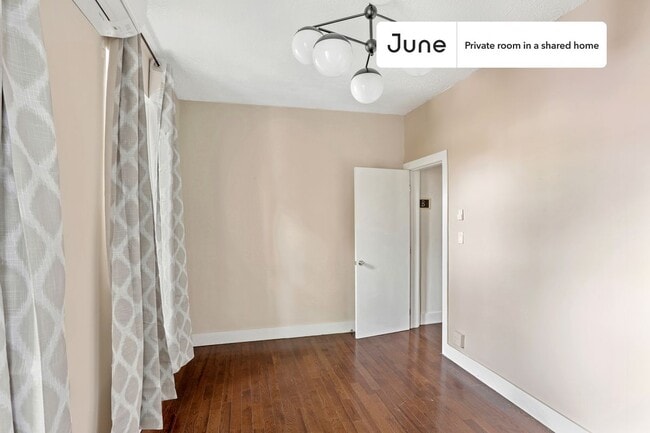 Building Photo - Room in Shared 3 bed/1 bath home in Prospect Park South