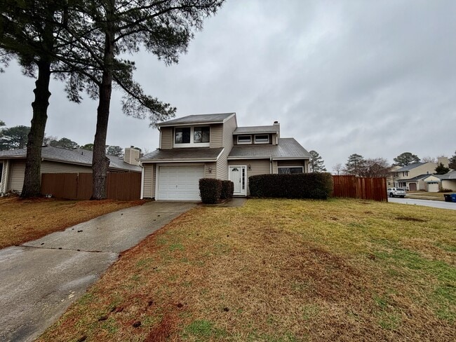 Photo - 845 Crashaw St House