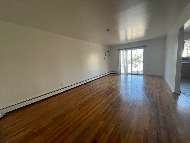 Foto del edificio - 15 Reserve Ave