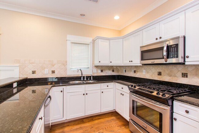 Foto del edificio - 9506 24th Bay St