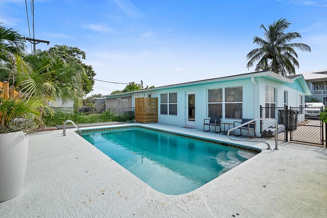 Building Photo - 13 SE Sailfish Ln