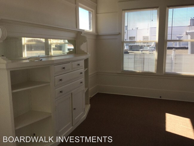 Building Photo - 2 br, 1 bath Apartment - 2705 Anza St.