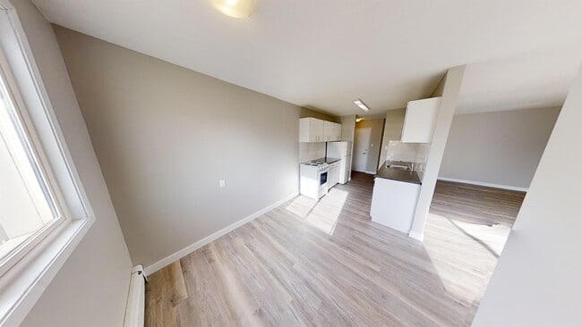 Building Photo - 10105-10107 107 Ave