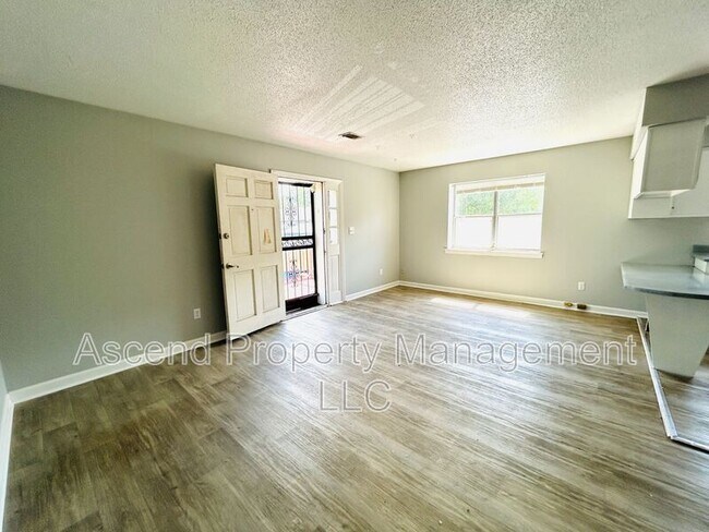 Building Photo - 1809 Bailey Ave