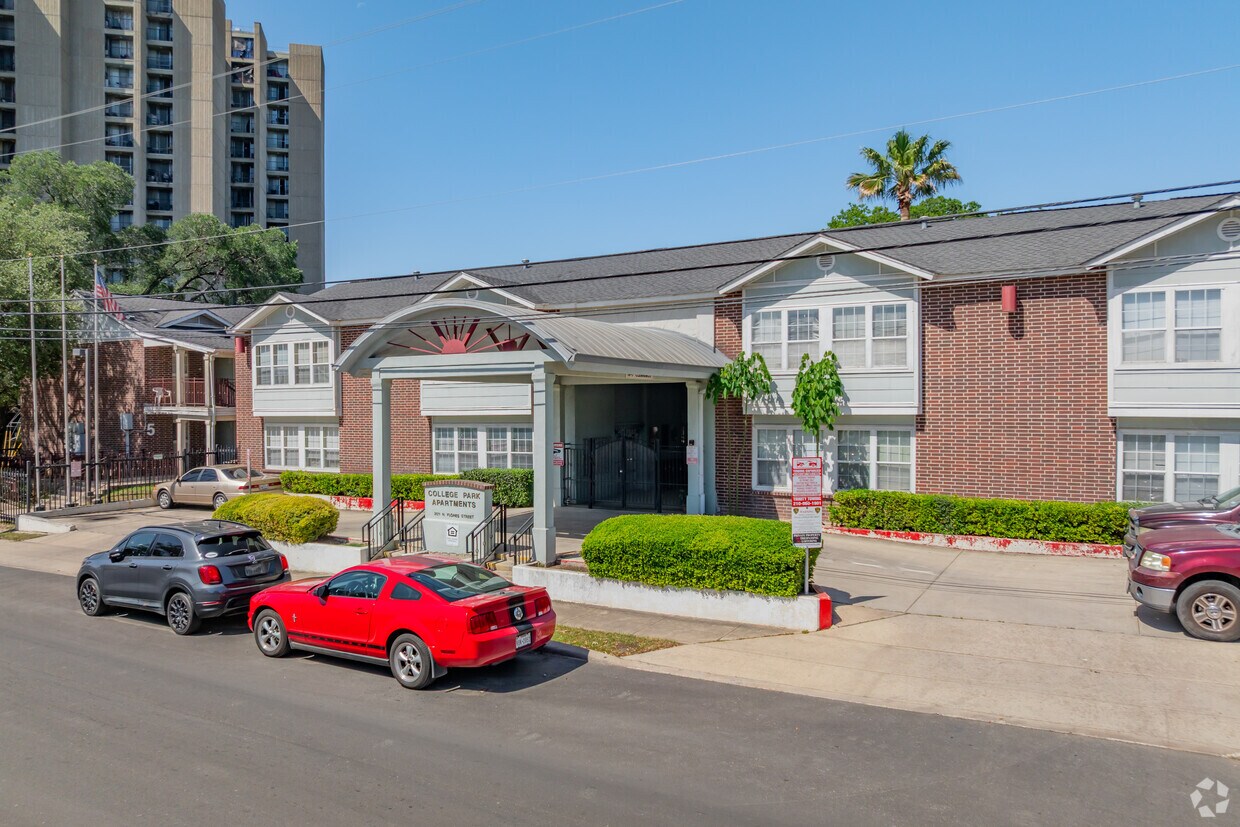 Primario - College Park Apartments