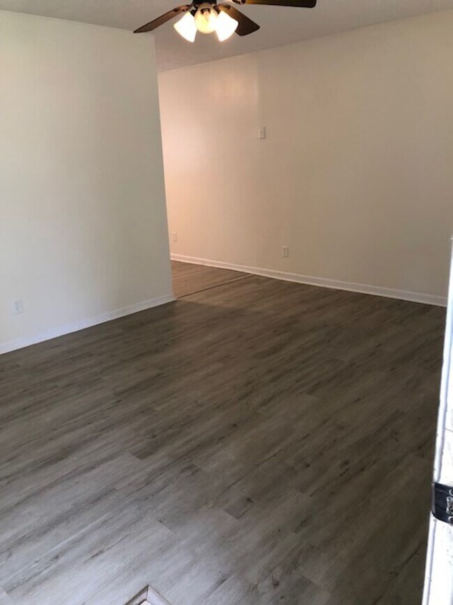 Foto del edificio - 2 bed 1 bath duplex in Watkinsville, Oconee County!