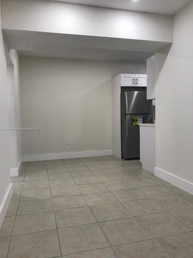 Foto del edificio - 1951 NE 167th St