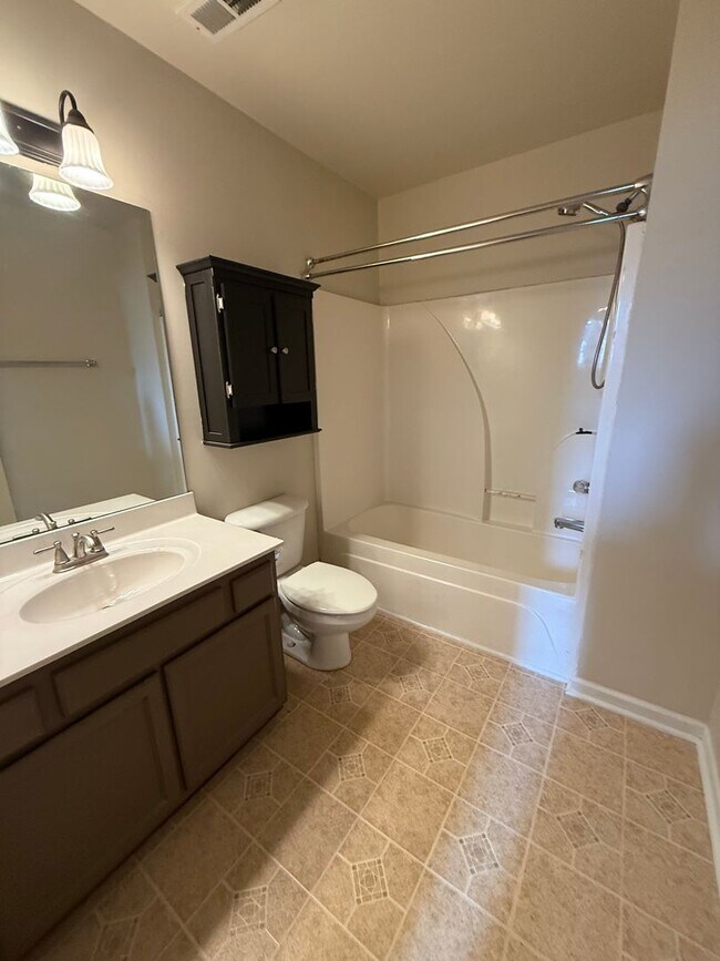Foto del edificio - 2-bedroom, 2-bath townhouse in Nicholasville, KY