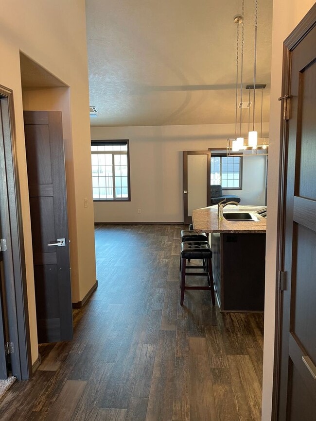 Building Photo - 5703 S Plainside Pl