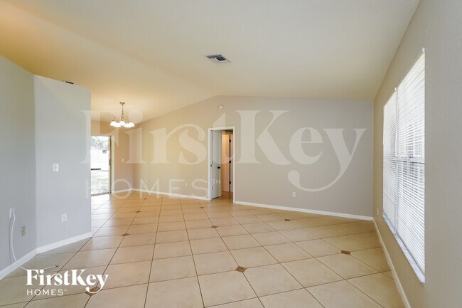 Foto del edificio - 8441 Bahamas Rd