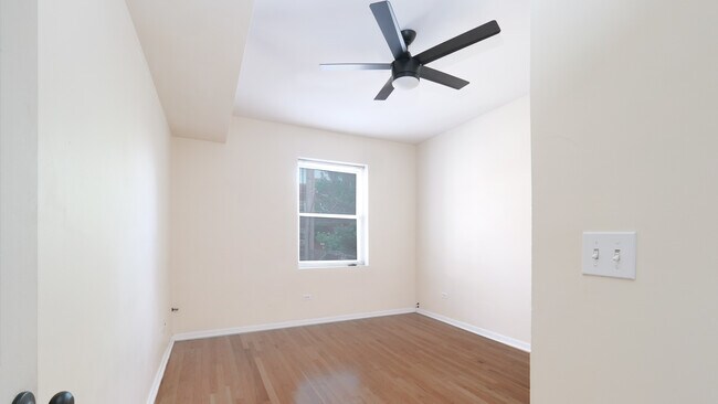Foto del edificio - 4748 N Washtenaw Ave
