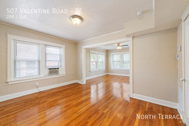 Building Photo - Charming 2BR in Historic 6-plex