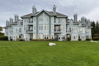 Building Photo - 871 Suncrest Cir