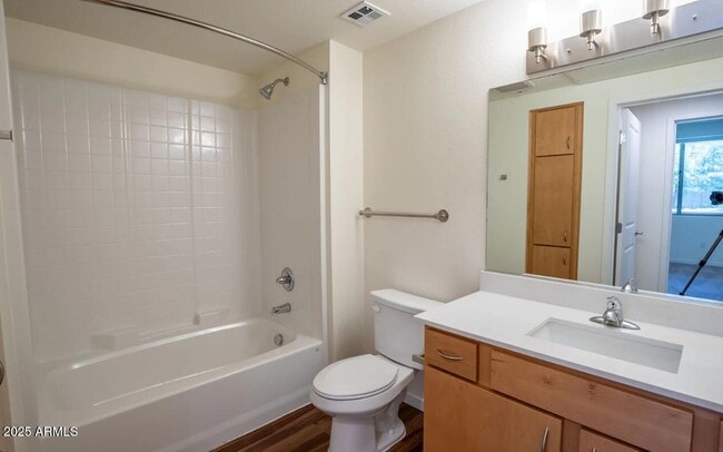 Foto del edificio - 2050 W Southern Ave