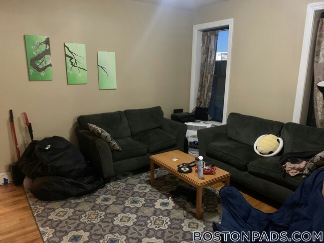 Building Photo - 17 Highgate St