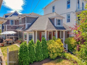 Building Photo - 94 Embury Ave