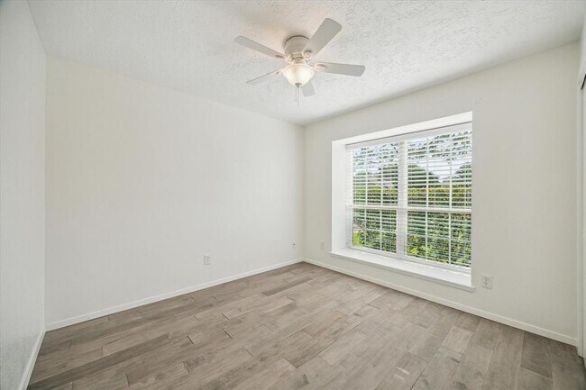 Building Photo - 9513 Danforth Way