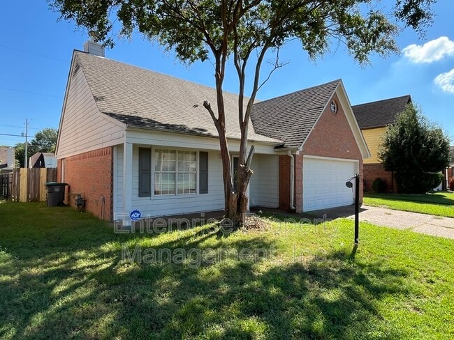 Photo - 8452 Creek Front Dr House