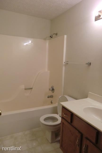 Building Photo - 96 Rolling Oaks Dr