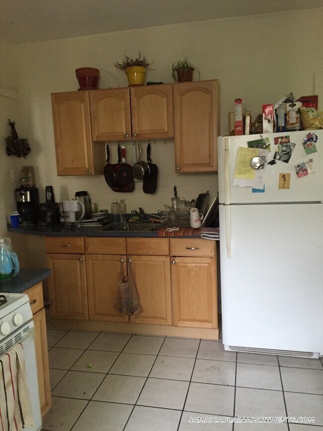 Building Photo - 108 Hyde Park Ave